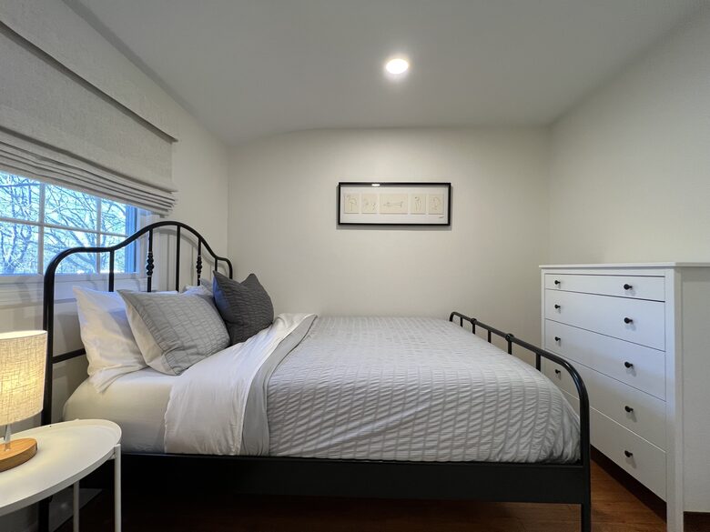 Cozy Retreat With Pool, Hot Tub, and Close to Beach - Wading River, New York