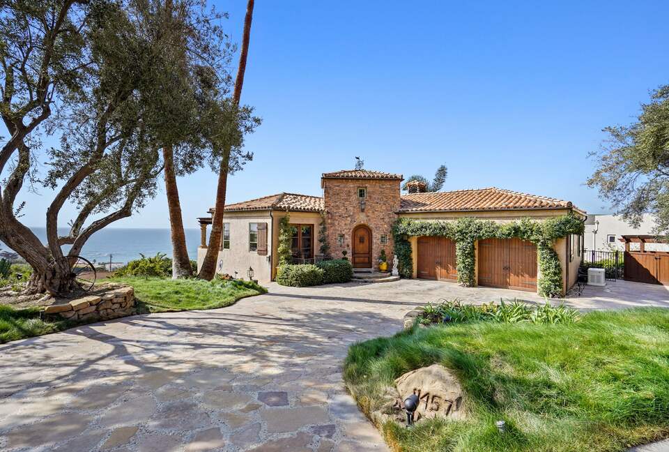Courtyard entrance to Villa Bella Malibu