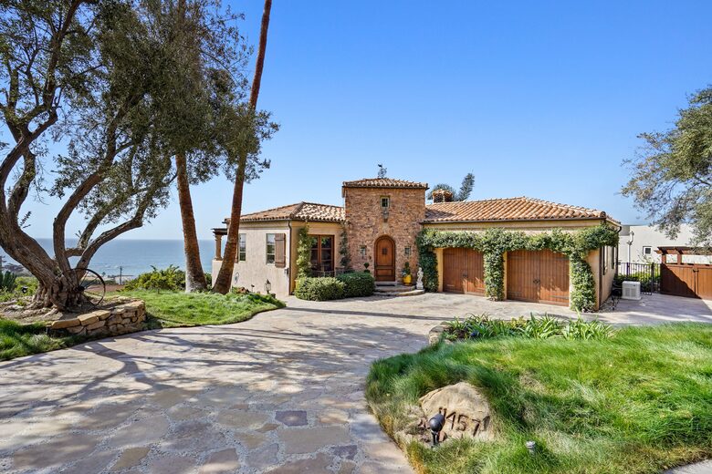 Courtyard entrance to Villa Bella Malibu