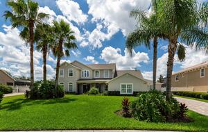 Perfect Family Retreat near Disney with Large Pool, Arcade, and Theater - Kissimmee, Florida