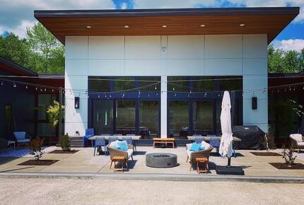 Green Acres of Hidden Hills | Modern Luxury in Wine Country - McMinnville, Oregon