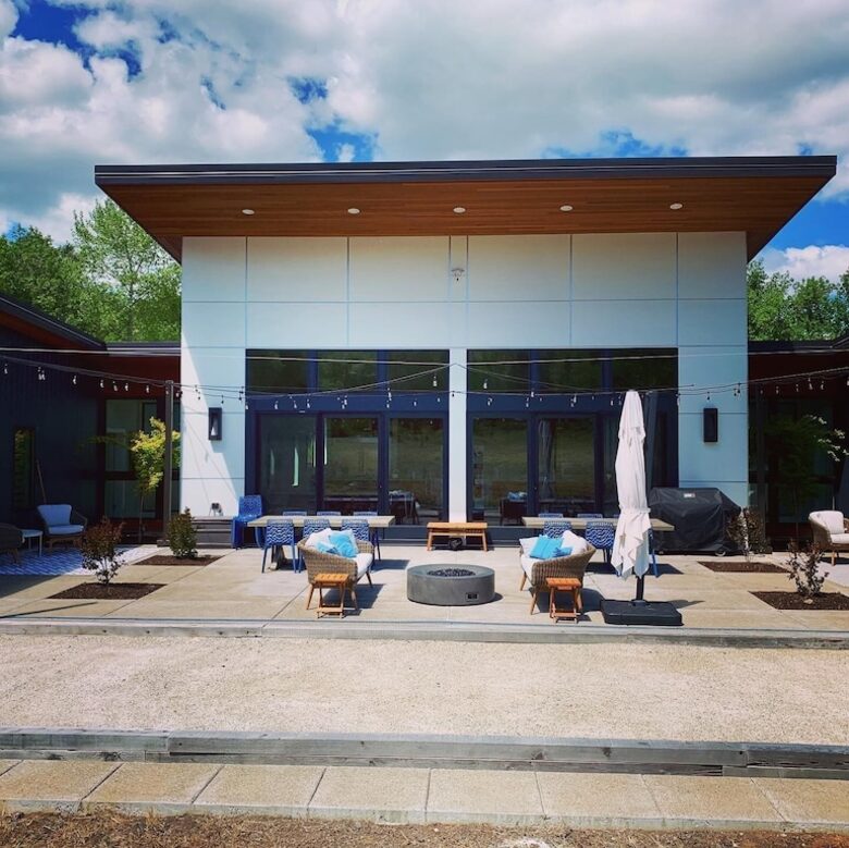 Green Acres of Hidden Hills | Modern Luxury in Wine Country - McMinnville, Oregon