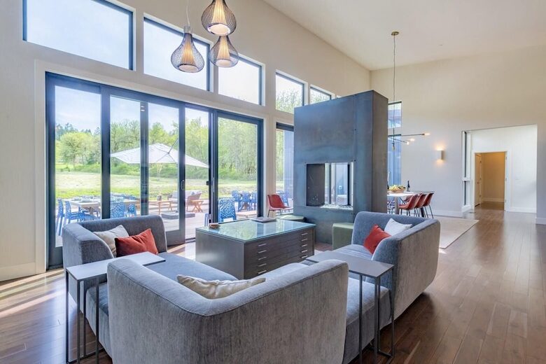 Green Acres of Hidden Hills | Modern Luxury in Wine Country - McMinnville, Oregon