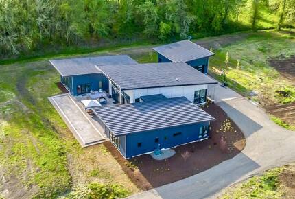 Green Acres of Hidden Hills | Modern Luxury in Wine Country - McMinnville, Oregon