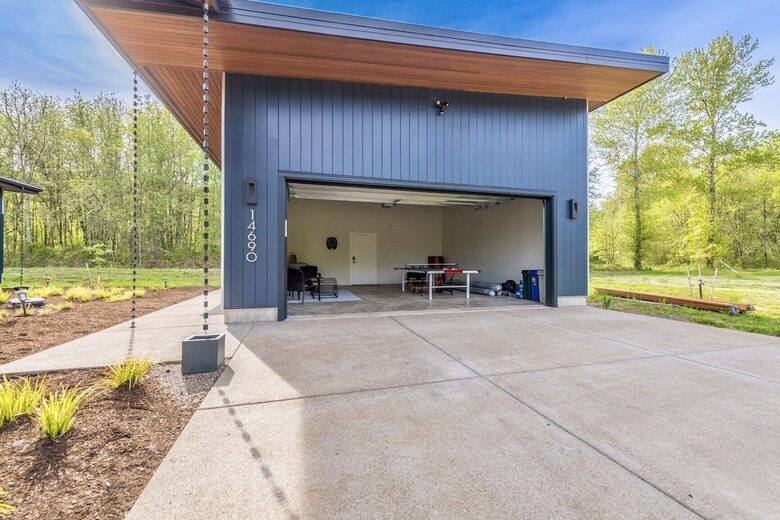 Green Acres of Hidden Hills | Modern Luxury in Wine Country - McMinnville, Oregon