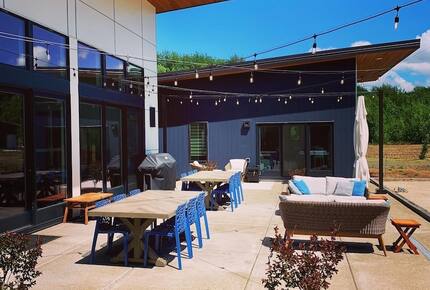 Green Acres of Hidden Hills | Modern Luxury in Wine Country - McMinnville, Oregon