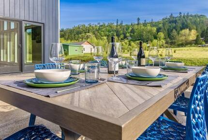 Green Acres of Hidden Hills | Modern Luxury in Wine Country - McMinnville, Oregon