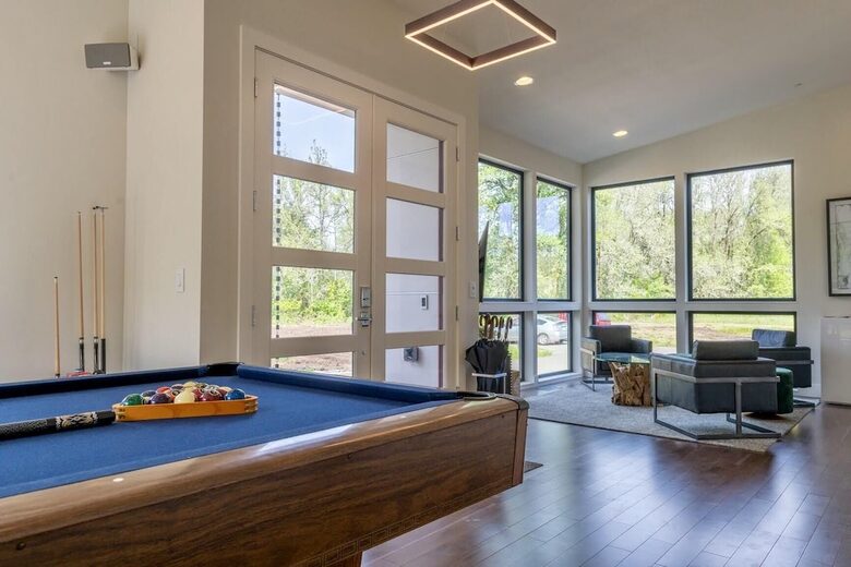 Green Acres of Hidden Hills | Modern Luxury in Wine Country - McMinnville, Oregon