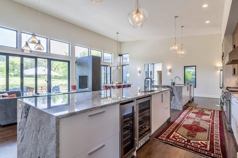 Green Acres of Hidden Hills | Modern Luxury in Wine Country - McMinnville, Oregon