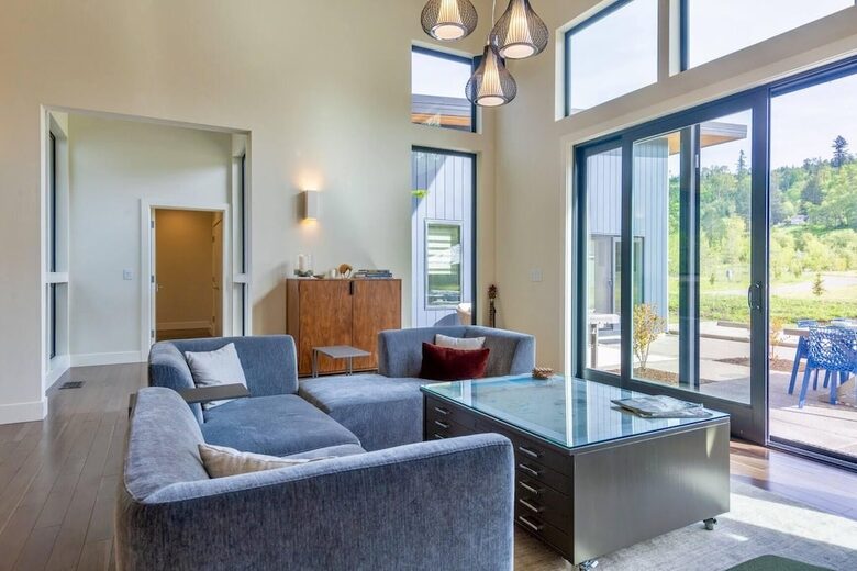 Green Acres of Hidden Hills | Modern Luxury in Wine Country - McMinnville, Oregon