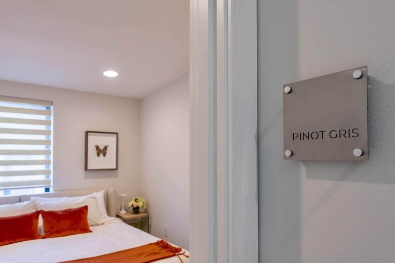 Green Acres of Hidden Hills | Modern Luxury in Wine Country - McMinnville, Oregon