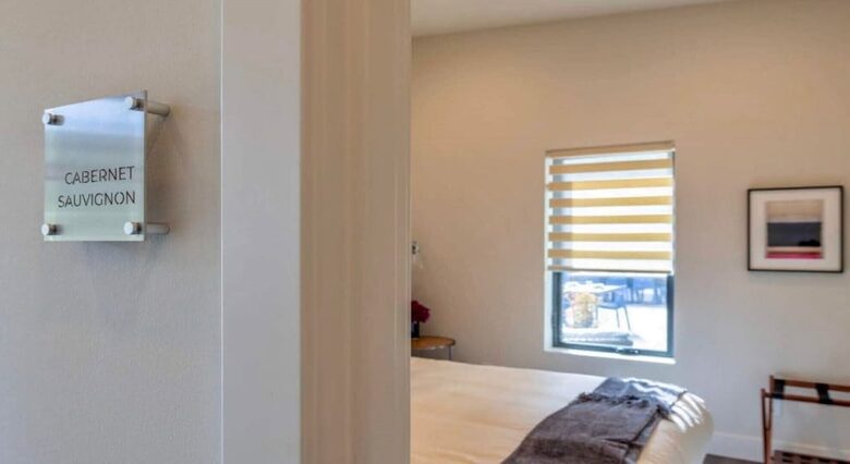 Green Acres of Hidden Hills | Modern Luxury in Wine Country - McMinnville, Oregon