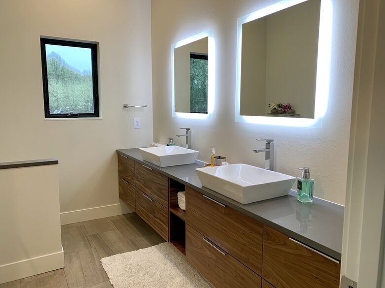 Green Acres of Hidden Hills | Modern Luxury in Wine Country - McMinnville, Oregon