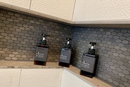 Green Acres of Hidden Hills | Modern Luxury in Wine Country - McMinnville, Oregon