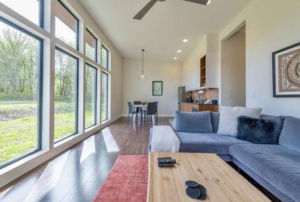 Green Acres of Hidden Hills | Modern Luxury in Wine Country - McMinnville, Oregon