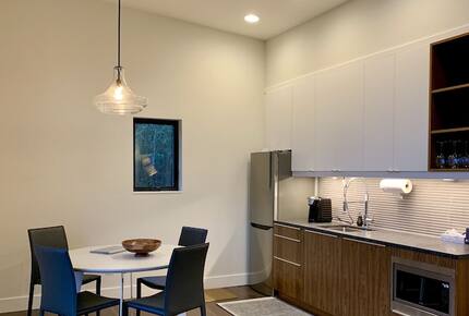 Green Acres of Hidden Hills | Modern Luxury in Wine Country - McMinnville, Oregon