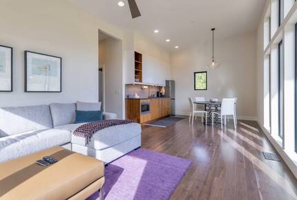 Green Acres of Hidden Hills | Modern Luxury in Wine Country - McMinnville, Oregon