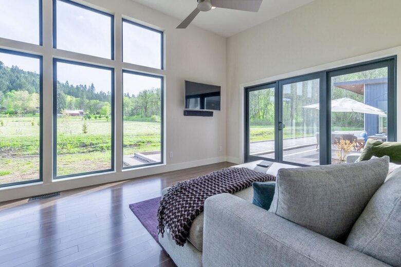 Green Acres of Hidden Hills | Modern Luxury in Wine Country - McMinnville, Oregon