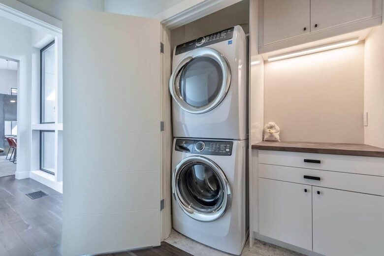 Green Acres of Hidden Hills | Modern Luxury in Wine Country - McMinnville, Oregon