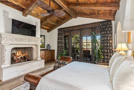 Private Lake Front Spanish Hacienda - Indio, California