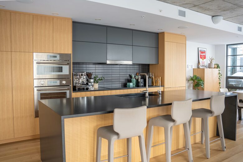 Penthouse by the Canal in Griffintown - Montreal, Canada