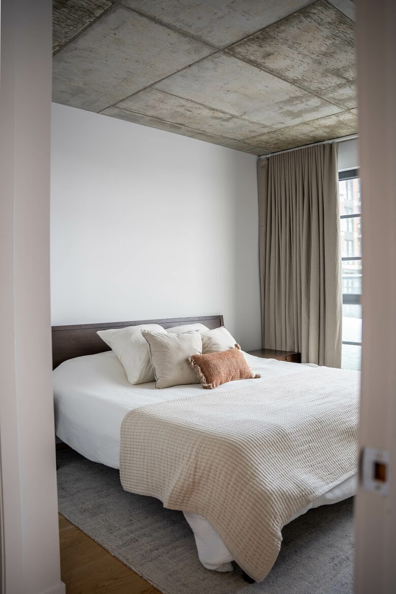 Penthouse by the Canal in Griffintown - Montreal, Canada