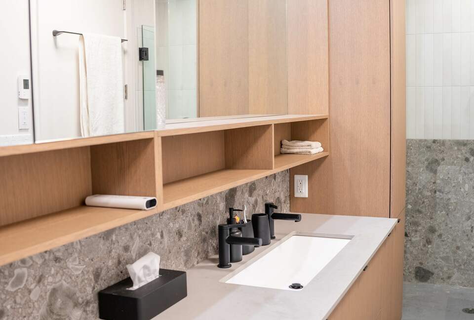 Penthouse by the Canal in Griffintown - Montreal, Canada