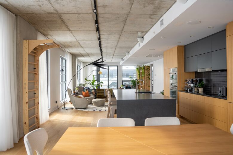 Penthouse by the Canal in Griffintown - Montreal, Canada