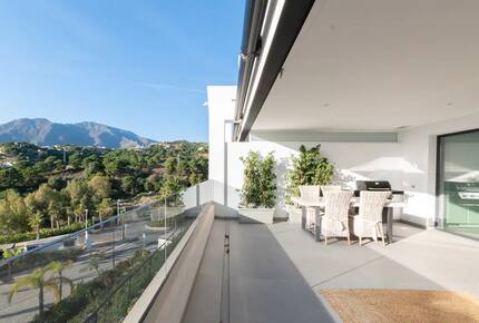 Beautiful, contemporary apartment overlooking Estepona - Estepona, Spain