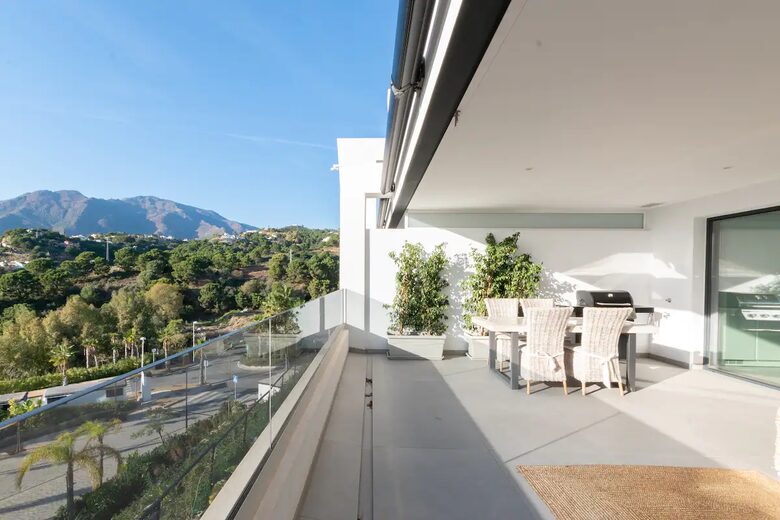 Beautiful, contemporary apartment overlooking Estepona - Estepona, Spain