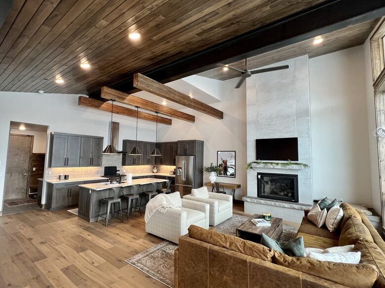 Family room / kitchen