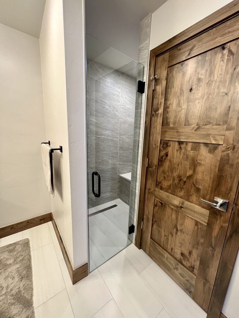 Second master bedroom ensuite bathroom