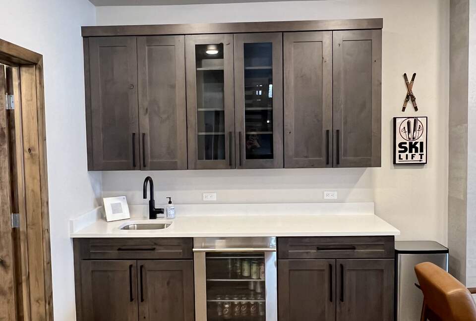 Middle level kitchenette