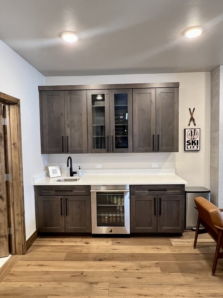 Middle level kitchenette