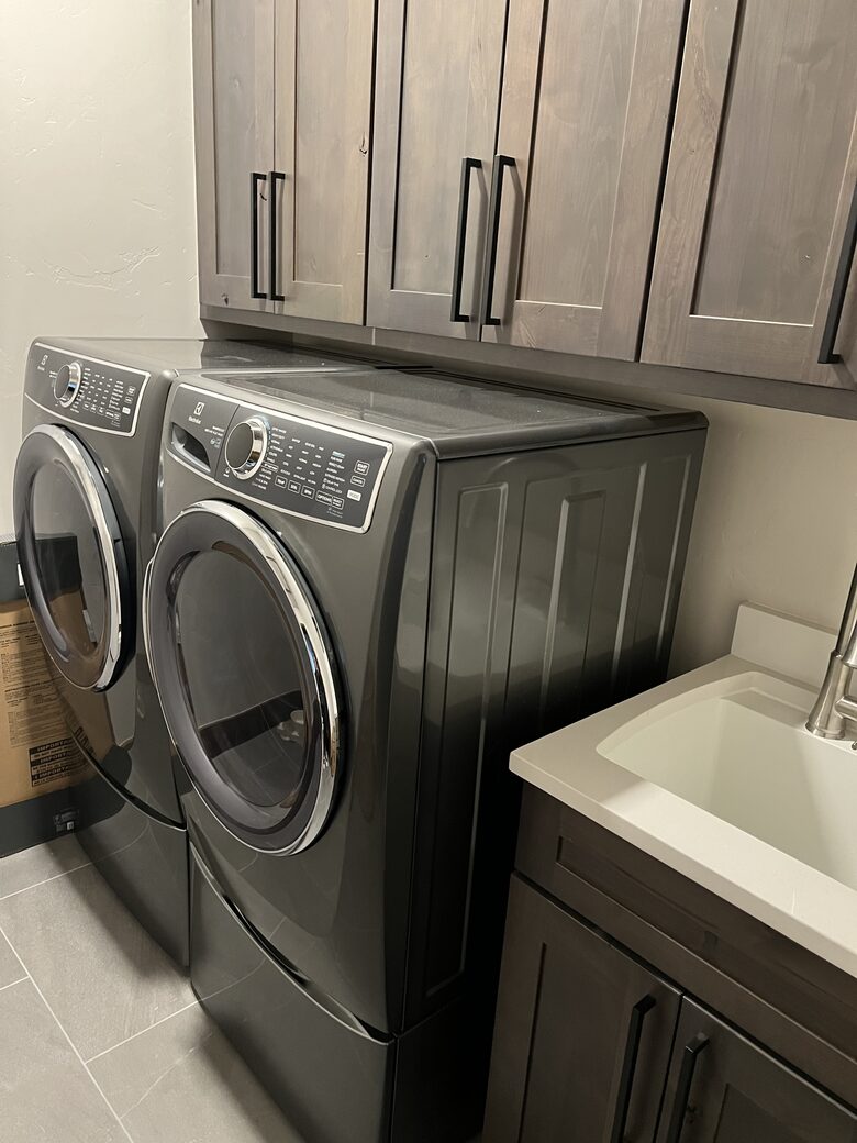 Laundry room off mudroom/kitchen