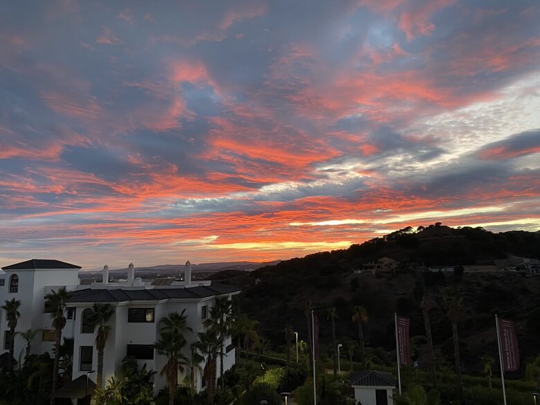 Beautiful, contemporary apartment overlooking Estepona - Estepona, Spain