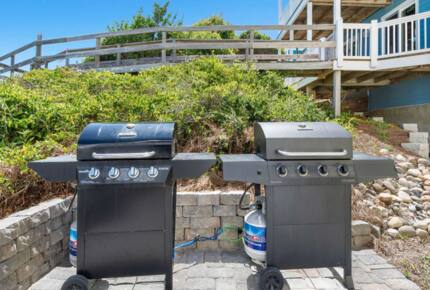 Colorful Oceanfront Escape - Emerald Isle, North Carolina
