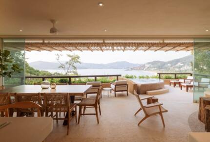 Armadillo Living | Luxury Hillside Penthouse Walking Distance to Beach - Zihuatanejo, Mexico