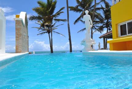 Villa Leone | Oceanfront Pool With Swim Up Bar and Hot Tub on the Beach - Cabarete, Dominican Republic