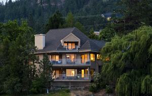 Private Waterfront Oasis - Kelowna, Canada