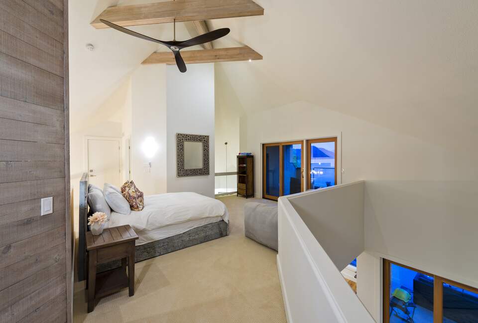 Private Waterfront Oasis - Kelowna, Canada