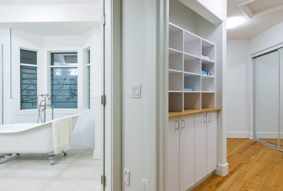 Private Waterfront Oasis - Kelowna, Canada