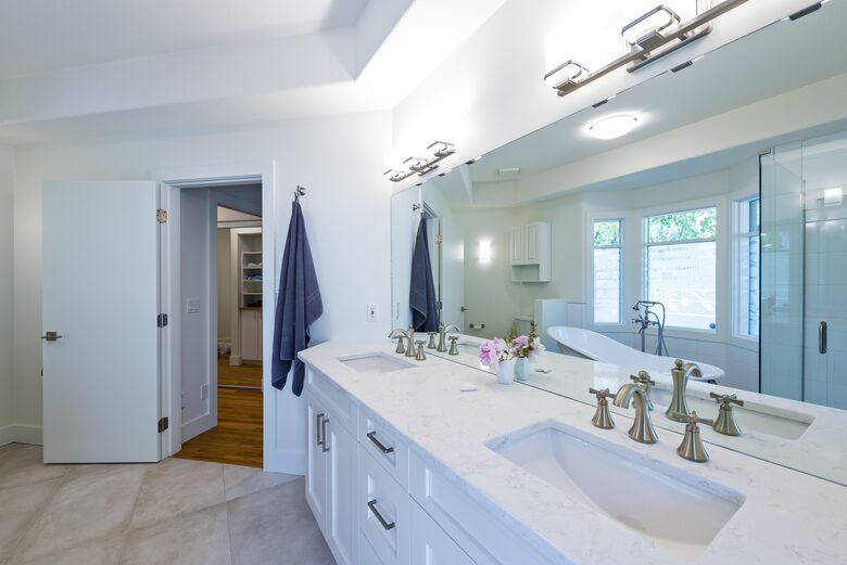 Private Waterfront Oasis - Kelowna, Canada