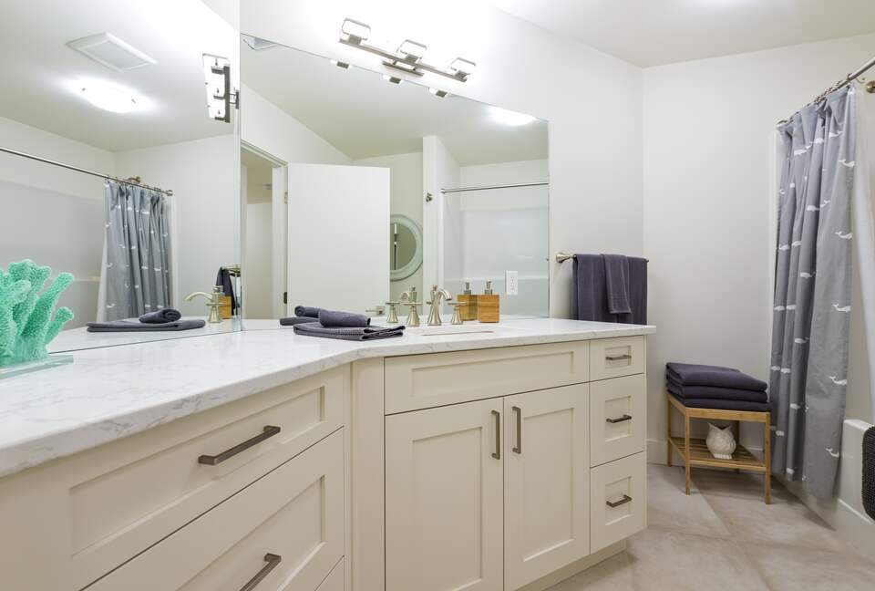 Private Waterfront Oasis - Kelowna, Canada