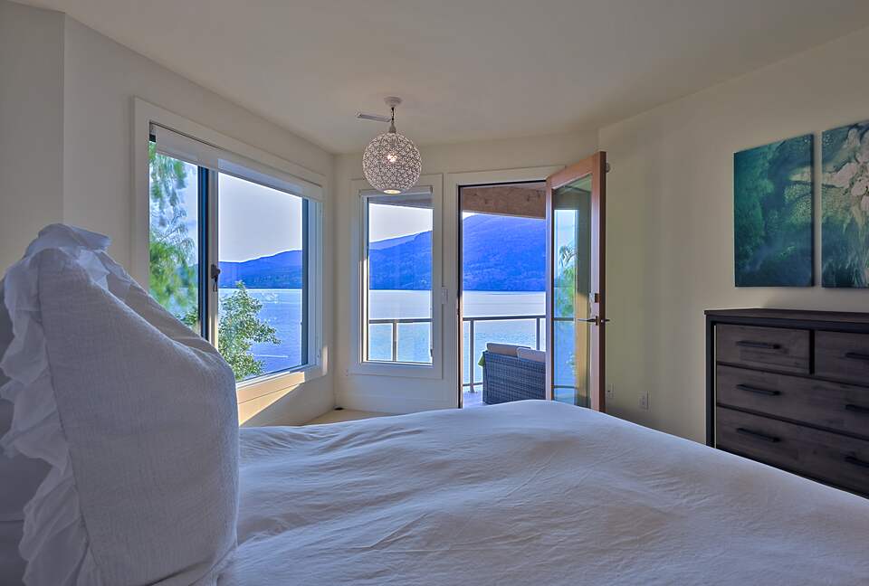 Private Waterfront Oasis - Kelowna, Canada