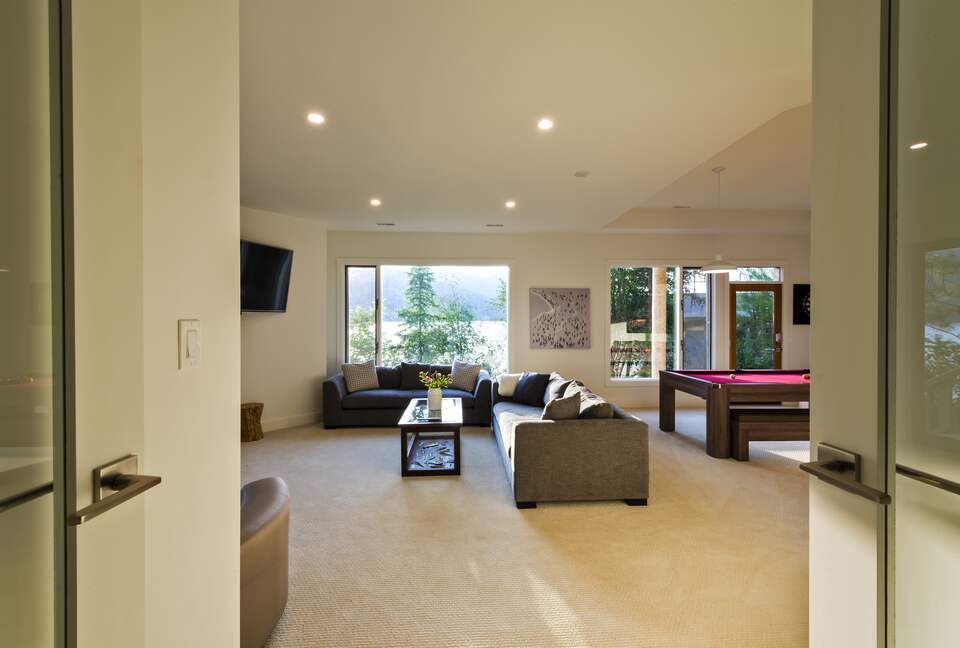 Private Waterfront Oasis - Kelowna, Canada