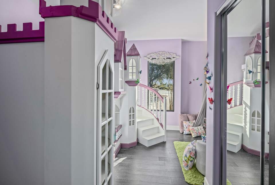 Scottsdale Dream Home with Resort-like Amenities - Scottsdale, Arizona