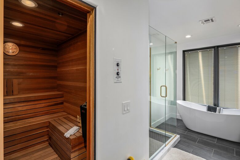 Scottsdale Dream Home with Resort-like Amenities - Scottsdale, Arizona