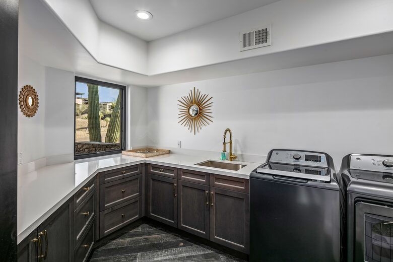 Scottsdale Dream Home with Resort-like Amenities - Scottsdale, Arizona