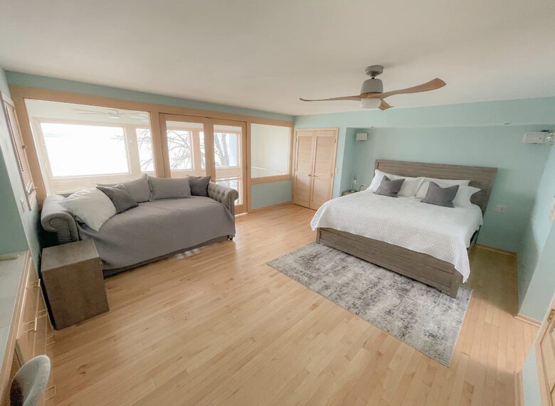 Hidden Gem Lakefront Home - Clear Lake, Iowa